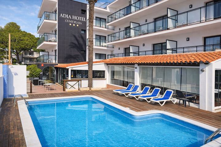 Pools & Facilities