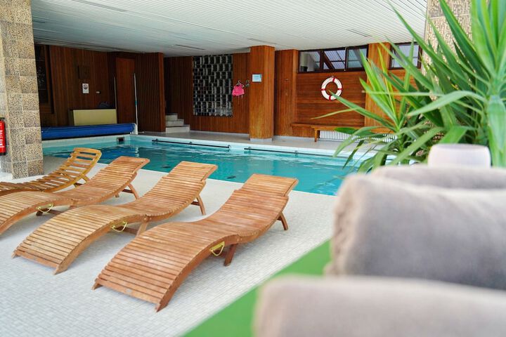 Pool 25 of 62