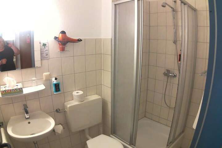 Room 26 of 34