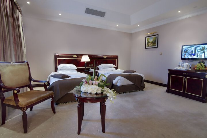 Room 4 of 19