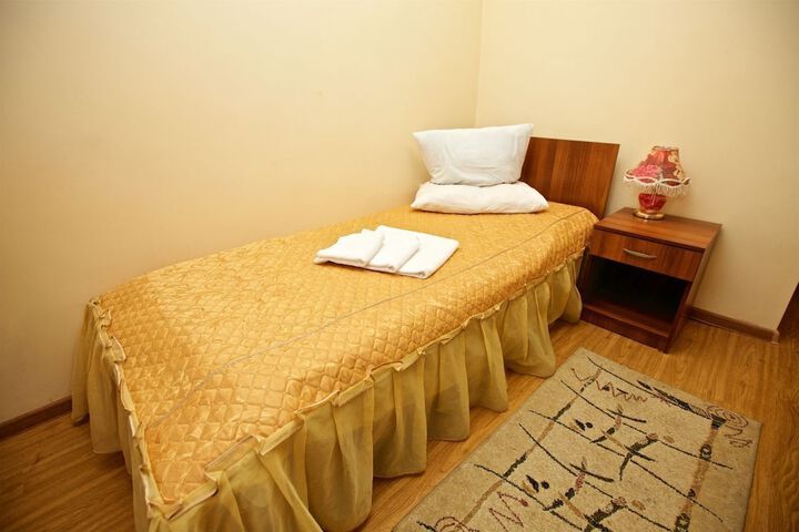 Room 4 of 38