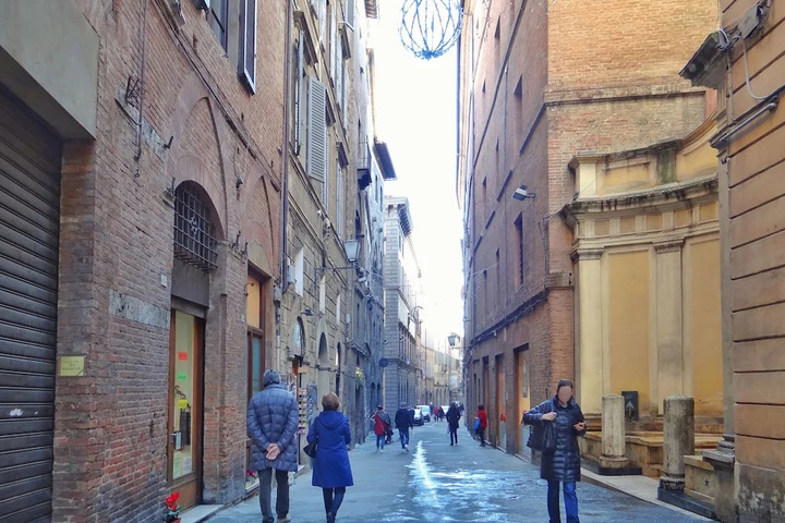 Photo of Palazzo Petroni