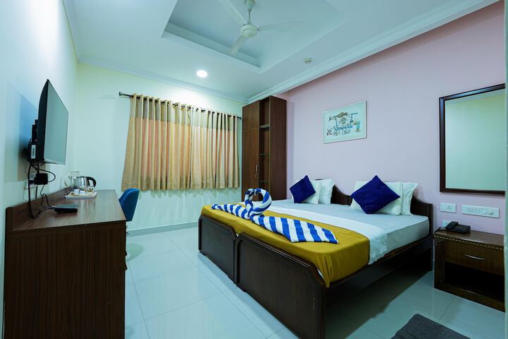 Room 10 of 17