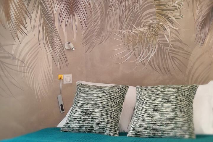 Room 16 of 51