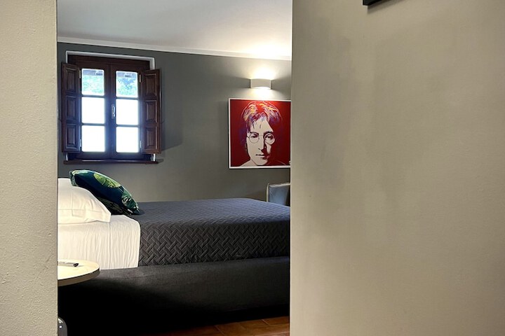 Room 4 of 46