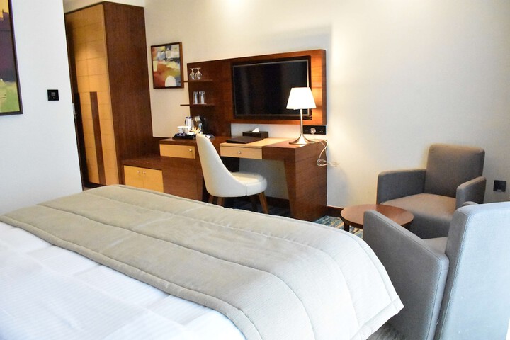 Room 17 of 114