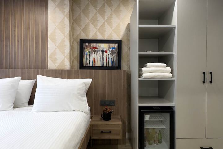 Room 4 of 21