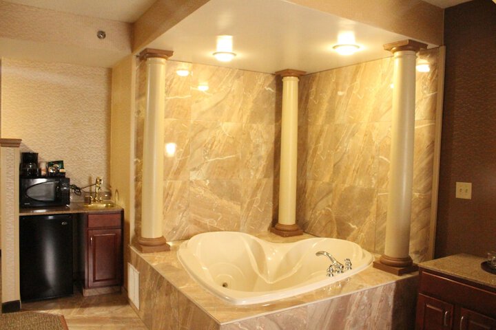 Suite 2 Queen Beds (5 of 51)