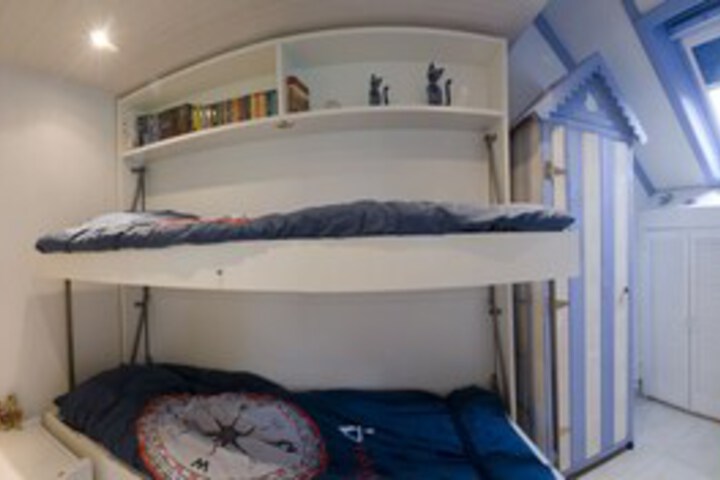 Room 29 of 33