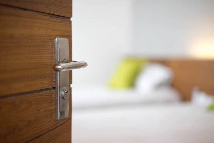 Room 25 of 58