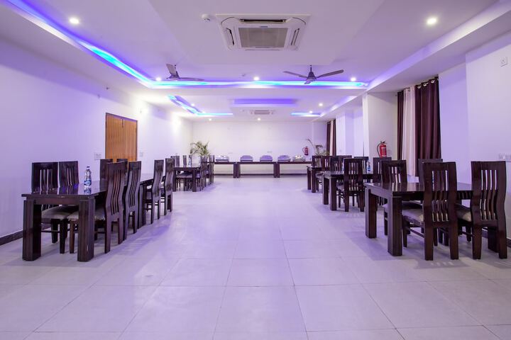 Ballroom/Hall 3 of 17