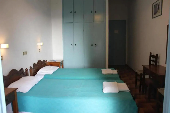 Room 7 of 8