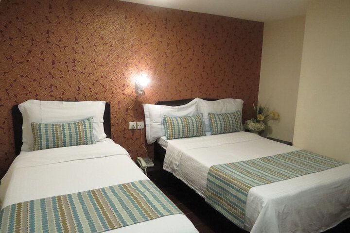 Room 19 of 73