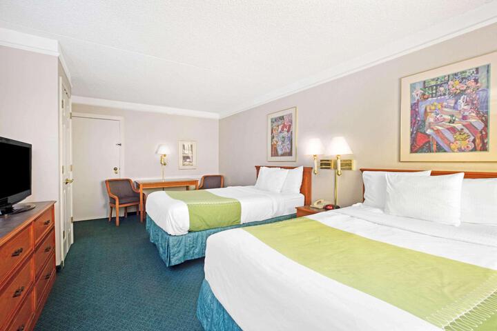 Deluxe 2 Double Beds (9 of 11)