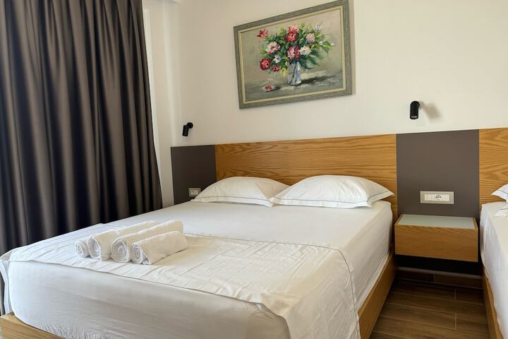 Room 3 of 7