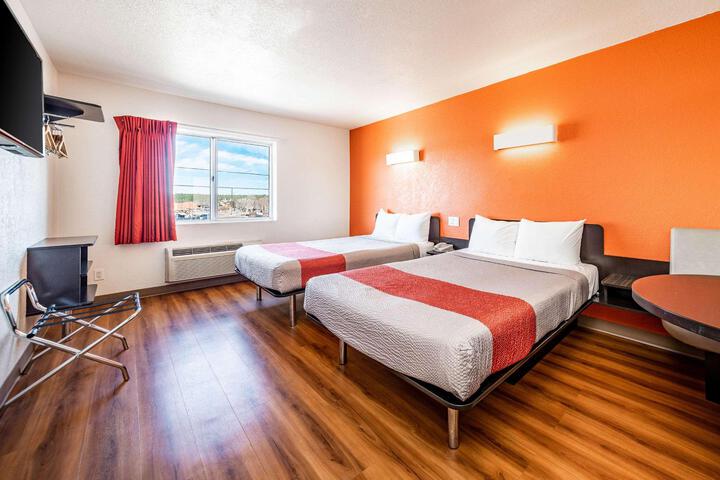 Room 22 of 115