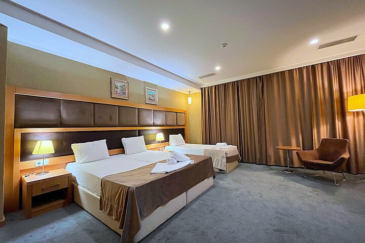 Room 30 of 53