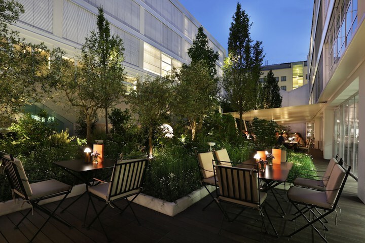 Entrance & Lobby
