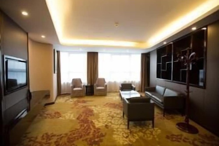 Room 7 of 16