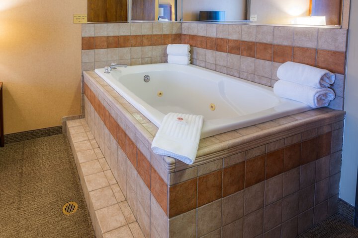 Private spa tub