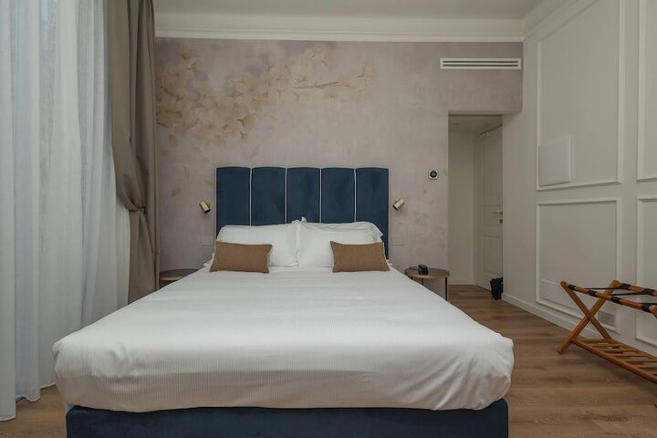Room 18 of 118