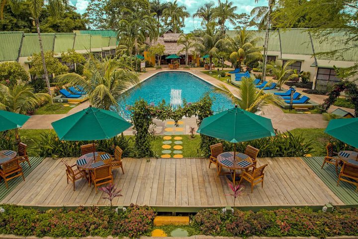 Pool Hotel