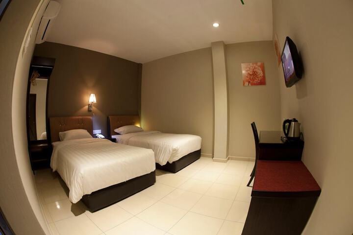 Room 11 of 44