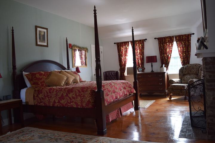 Room 3 of 63