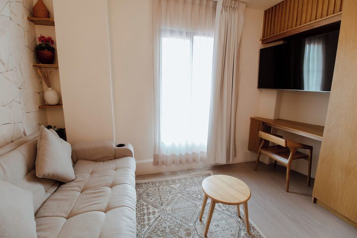 Room 15 of 52