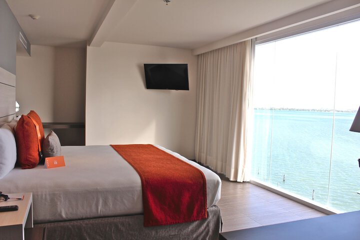 Room 16 of 33