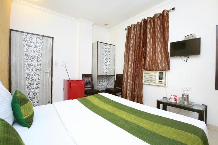 Hotel O Axis Inn