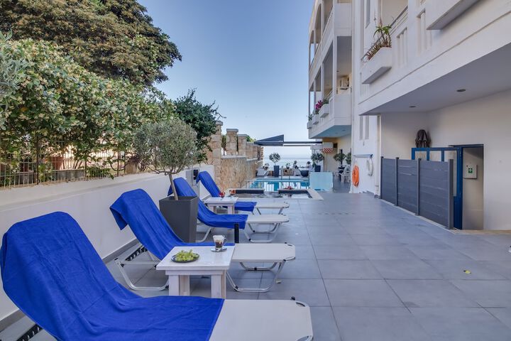Sundeck 80 of 82