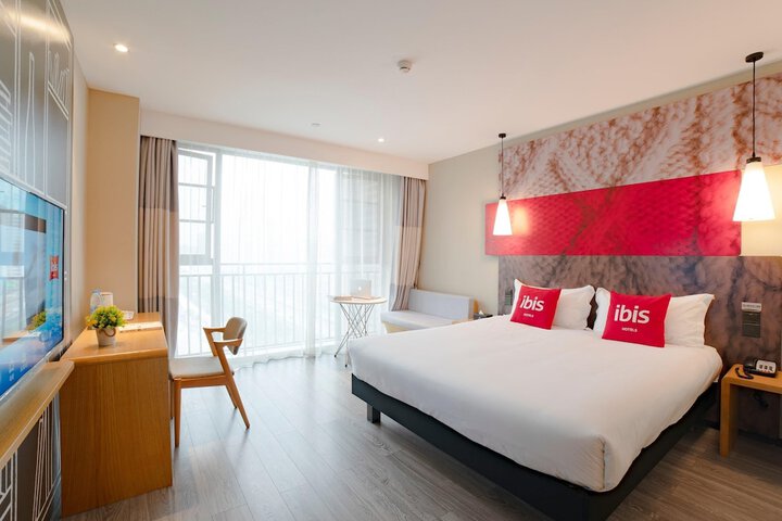 Room 19 of 37