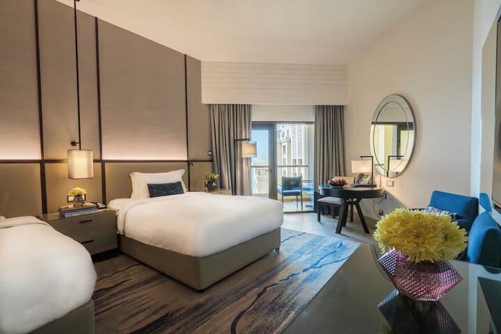 Room 21 of 211