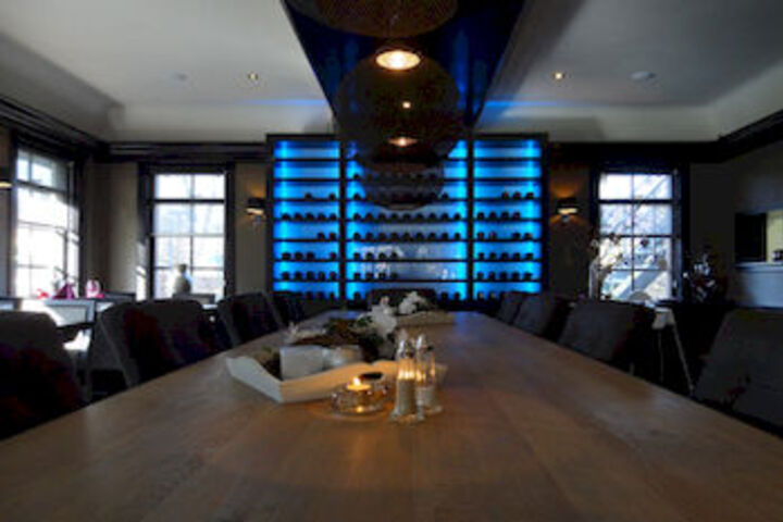 Dining 27 of 29