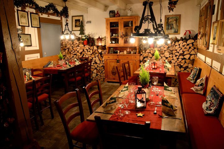 Dining 48 of 62