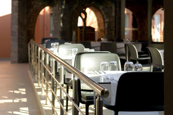 Dining 124 of 160