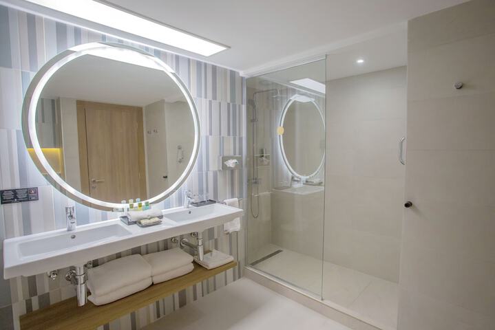 Room 20 of 85