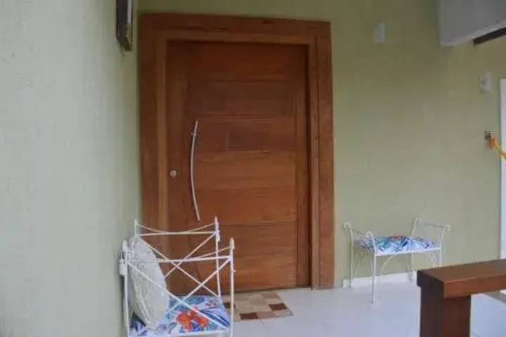 Room 3 of 9