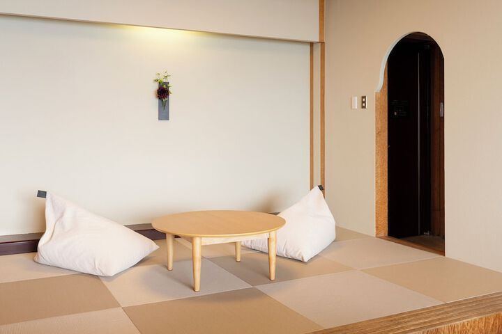 Room 9 of 23