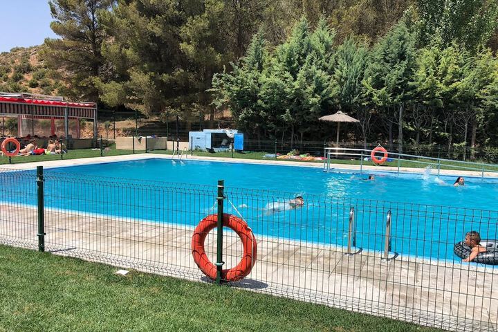 Pool 32 of 66