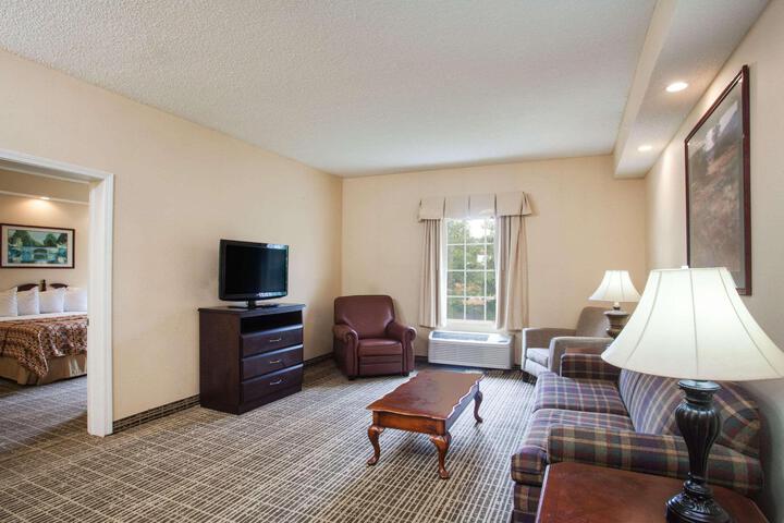 Double Accessible King Size Bed (5 of 9)