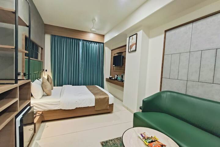 Room 28 of 76