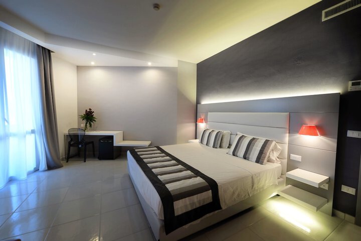 Room 4 of 67