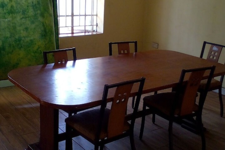Dining 18 of 22