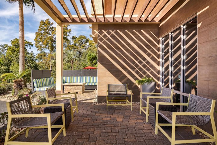 Terrace/Patio 43 of 44