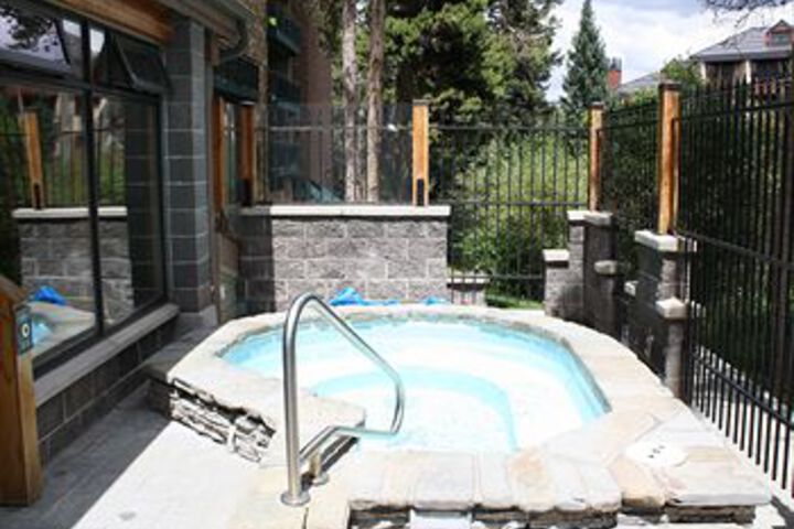 Pool 105 of 106