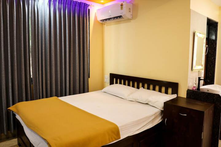 Room 4 of 11