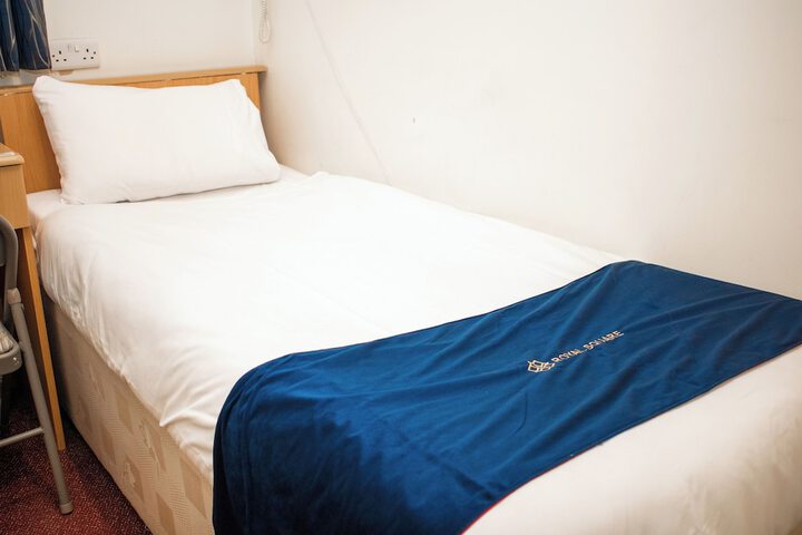 Room 95 of 157