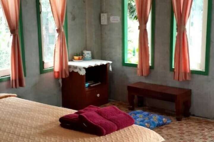 Room 27 of 64